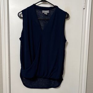 Liz Claiborne Sleeveless Top Navy size M